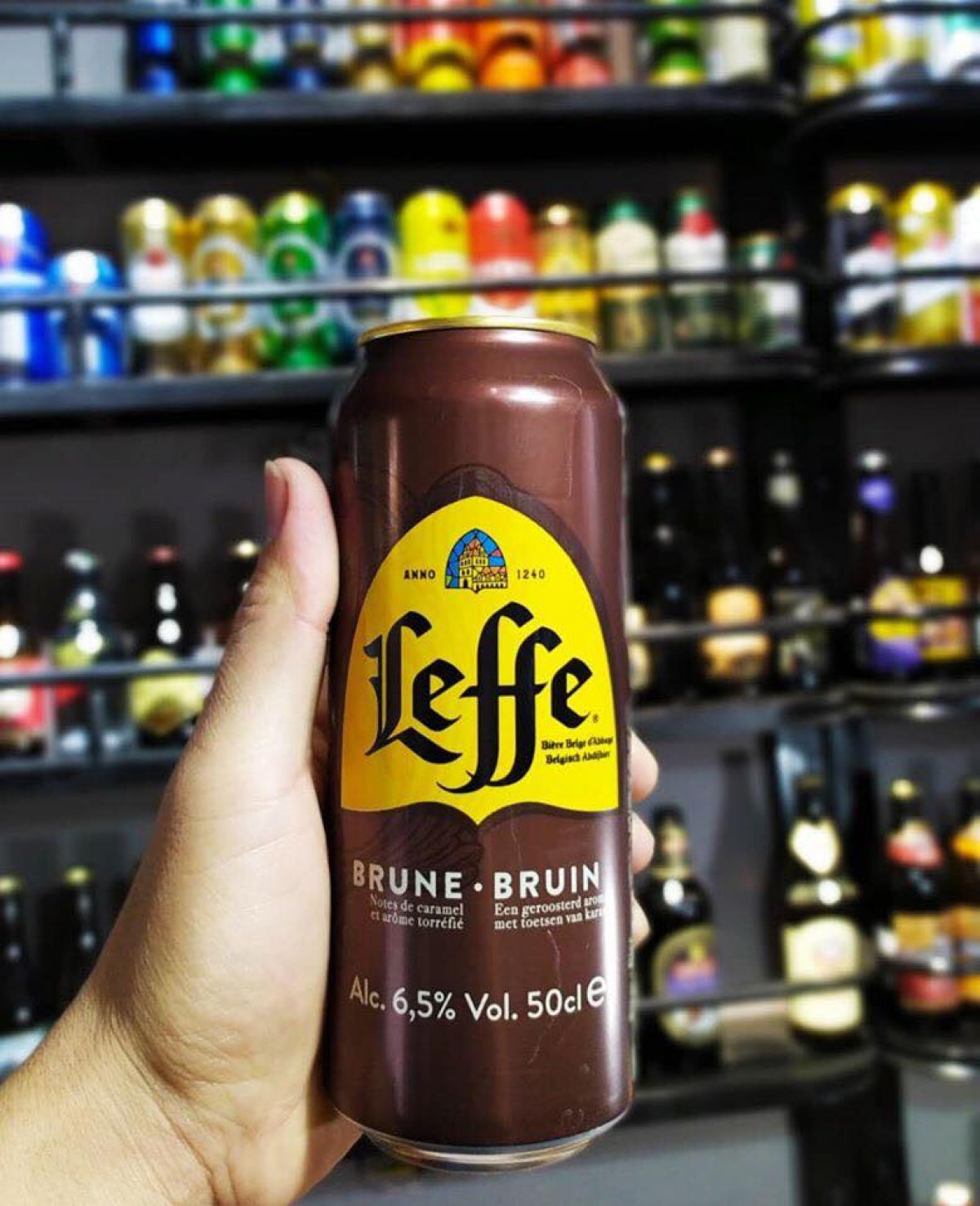 Bia Leffe Brune Bỉ 6.5% -Lon 500 ml